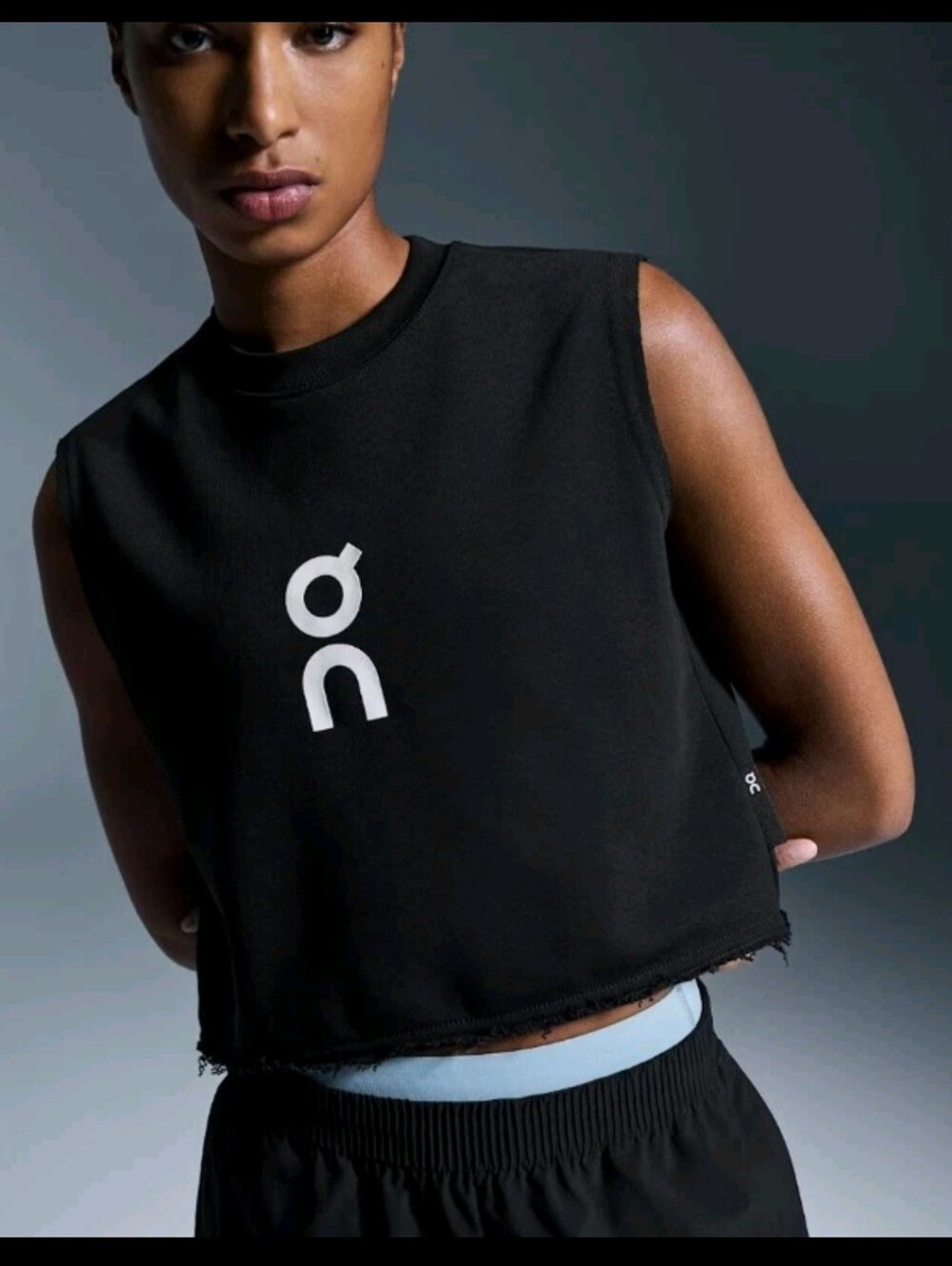 On Cloud Womens Black Women's Club Crew Sweatshirt Performance Crop Tank Top M